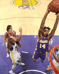  篮球名宿退役仪式温情满满