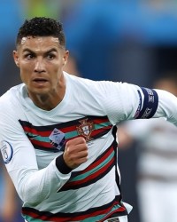  英超金靴争夺进入冲刺，萨拉赫领跑射手榜