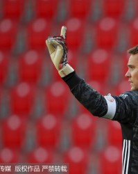  莱巴金娜身高优势尽显统治网前较量