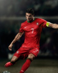  传奇球星退役赛，万人空巷致敬经典