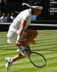  莱巴金娜温网次轮出局，种子选手遭遇滑铁卢