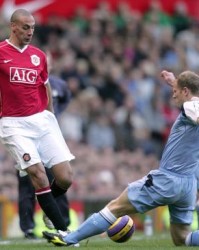  德比大战火花四溅，红黄牌频现火药味