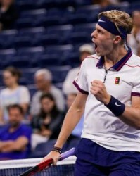  阿尔卡拉斯横扫劲敌，强势挺进半决赛