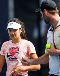  拉杜卡努草地首秀惊艳众人眼球