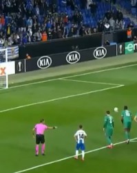  马德里竞技顽强逼平领头羊，展现铁血精神  