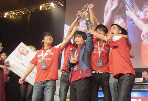  老牌强队强势回归，电竞豪门重夺桂冠