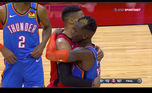  保罗双打搭档默契配合勇夺冠军