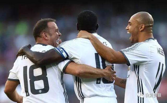  足坛传奇齐聚慈善赛，经典时刻重温旧梦