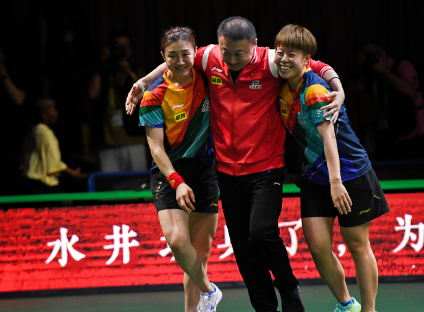  梅总双打配合默契十足，法网混双强势捧杯