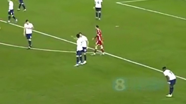  定位球防守现漏洞，致命失误葬送胜果