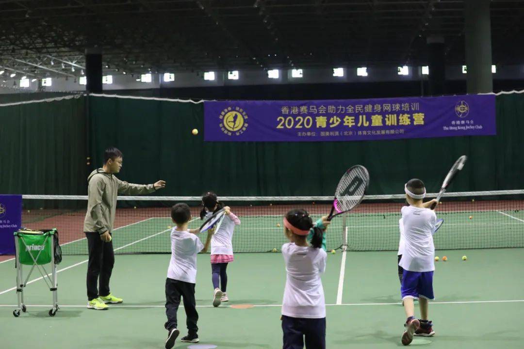  网球裁判培训强化，视频回放系统操作成必修课