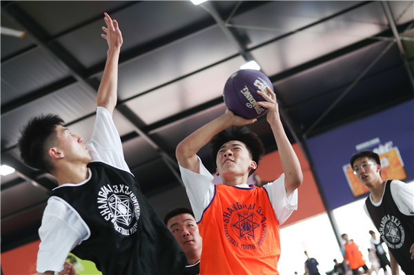  电竞少年逐梦赛场展现青春风采